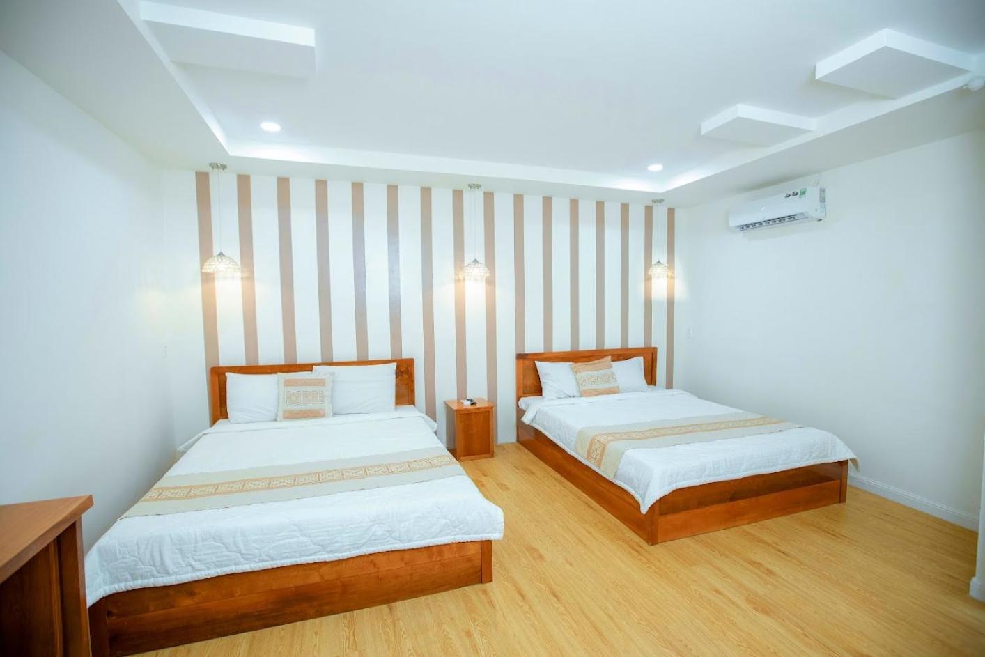 Отель Khach San Quoc Te Ca Mau Экстерьер фото
