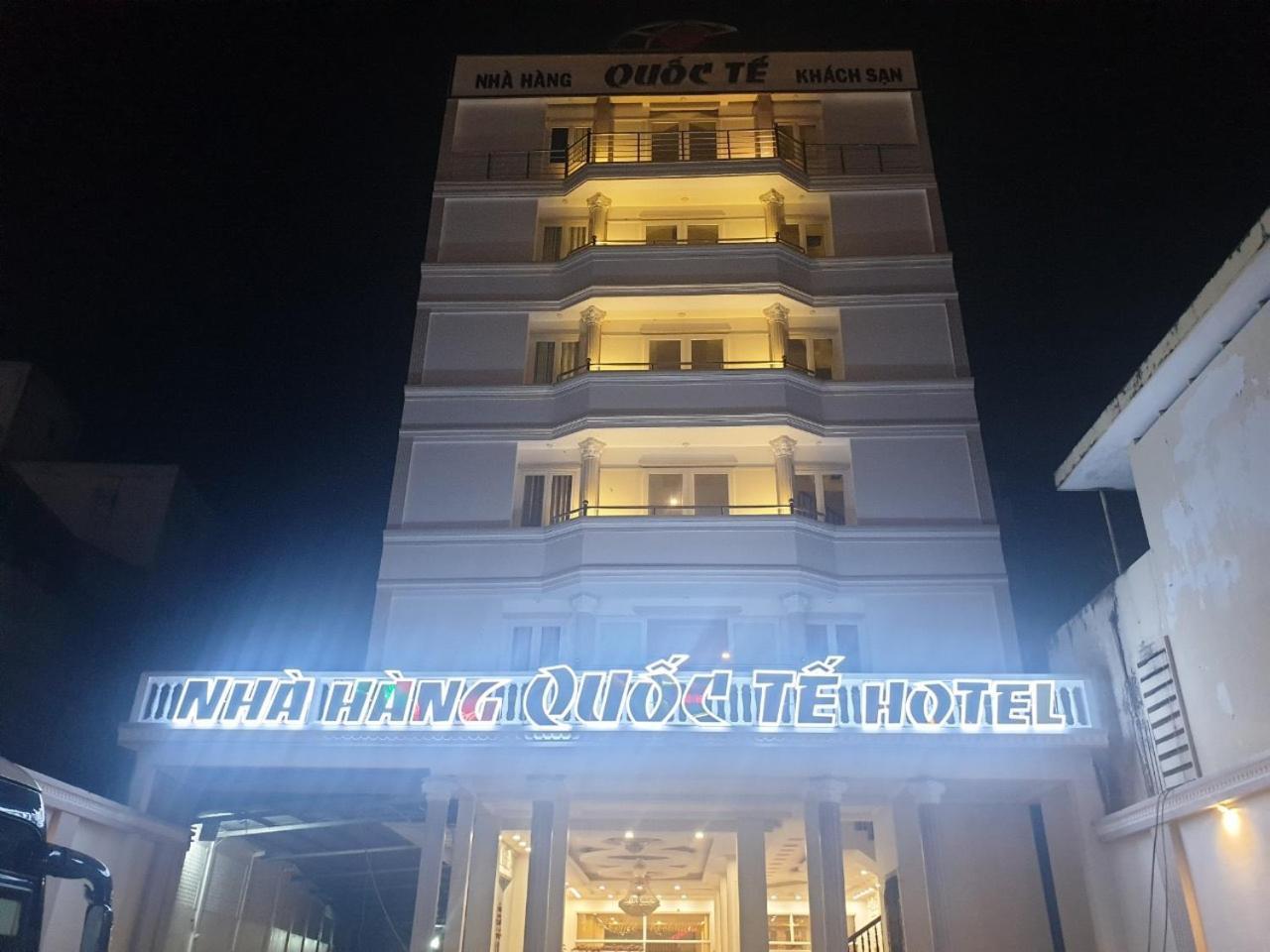 Отель Khach San Quoc Te Ca Mau Экстерьер фото